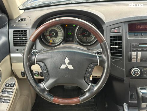 Mitsubishi Pajero Wagon 2009 серый - фото 21