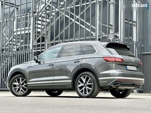 Volkswagen Touareg 2021 - фото 9