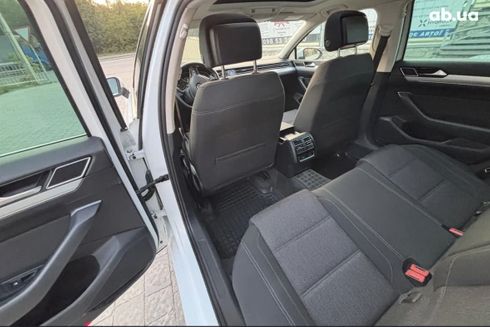 Volkswagen Passat 2015 белый - фото 4