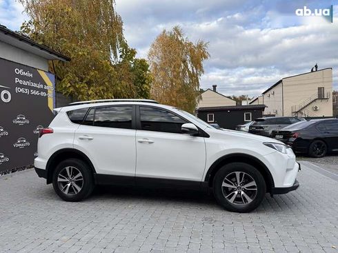 Toyota RAV4 2017 - фото 9