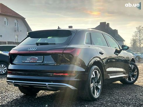 Audi E-Tron 2022 - фото 8