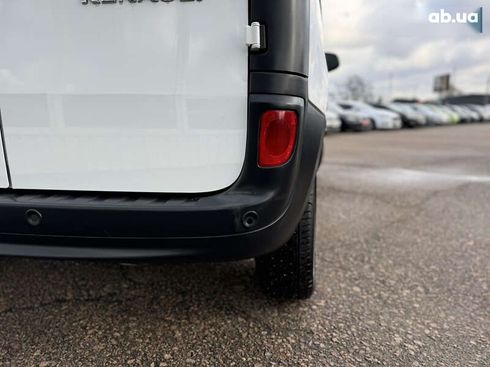 Renault Kangoo 2022 - фото 26