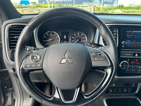 Mitsubishi Outlander 2019 серый - фото 5