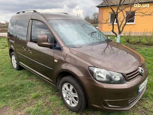 Volkswagen Caddy 2012 коричневый - фото 2