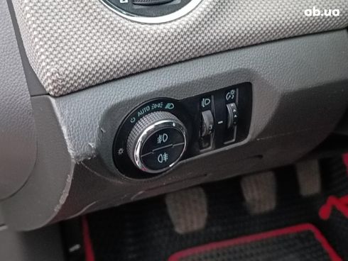 Chevrolet Cruze 2010 серый - фото 20