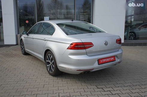Volkswagen Passat 2018 - фото 8