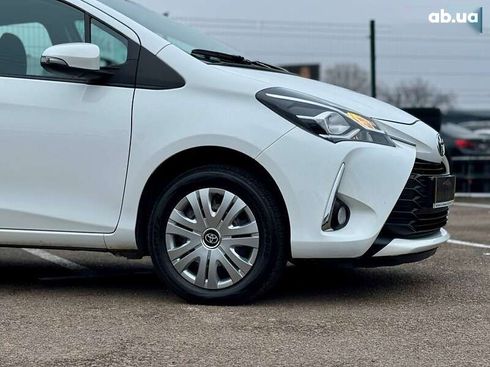 Toyota Yaris 2017 - фото 15