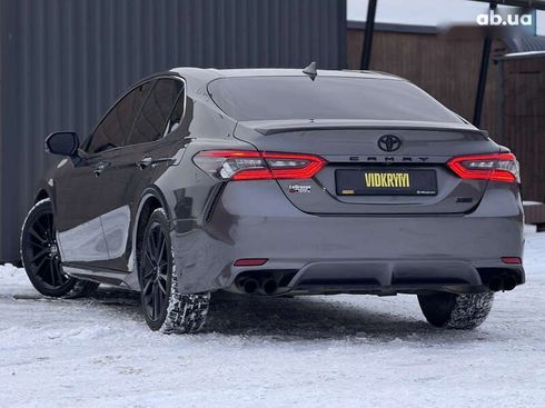 Toyota Camry 2022 - фото 21