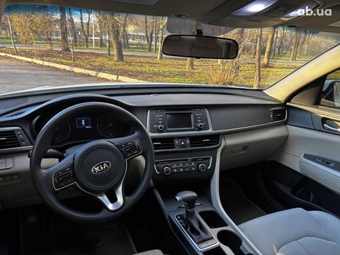 Kia Optima 2017 белый - фото 45