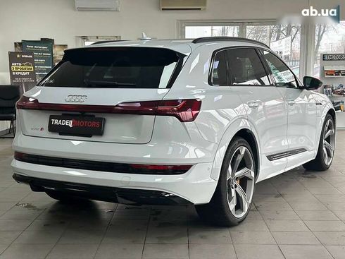 Audi E-Tron 2022 - фото 10
