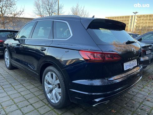 Volkswagen Touareg 2022 - фото 12