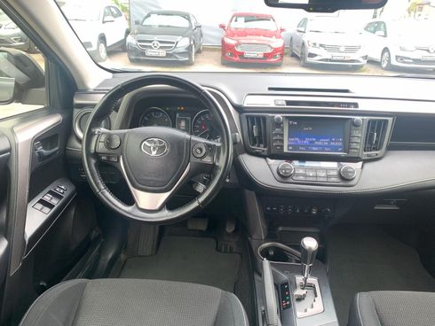 Toyota RAV4 2016 серый - фото 38