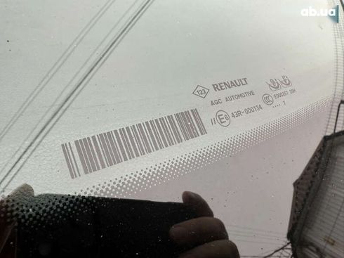 Renault Scenic 2017 - фото 11