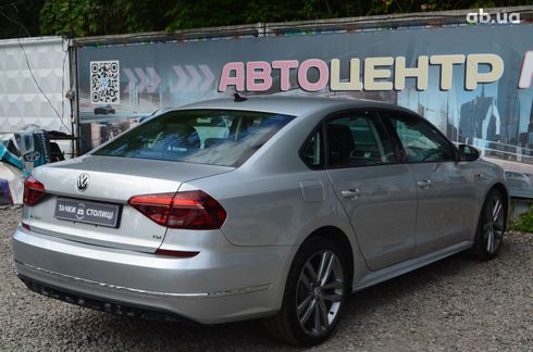 Volkswagen Passat 2018 серый - фото 7