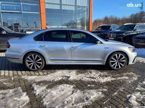 Volkswagen Passat 2018 - фото 8