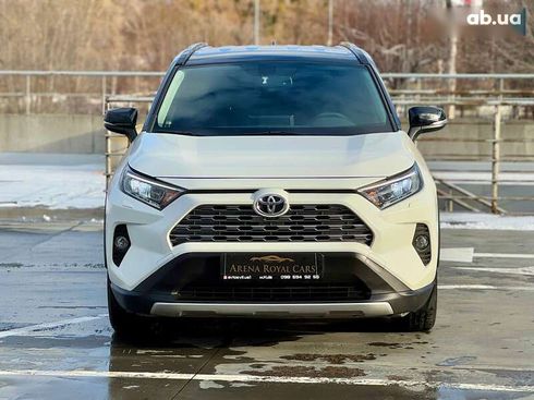 Toyota RAV4 2019 - фото 8