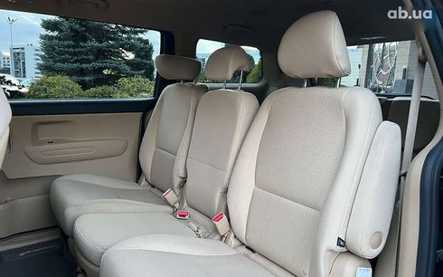 Kia Sedona 2016 - фото 23