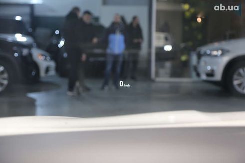 BMW 5 серия 2016 - фото 25