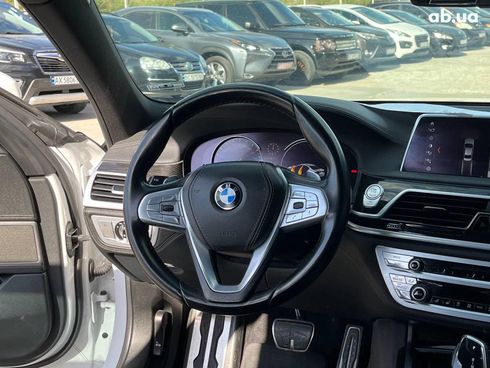 BMW 7 серия 2018 белый - фото 23