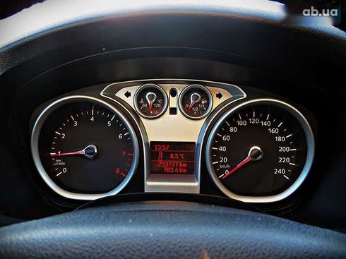 Ford Focus 2010 - фото 8