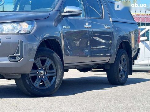 Toyota Hilux 2021 - фото 8