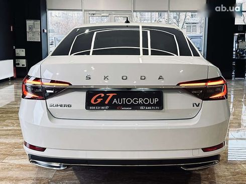 Skoda Superb 2021 - фото 8