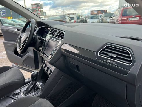 Volkswagen Tiguan 2017 серый - фото 45
