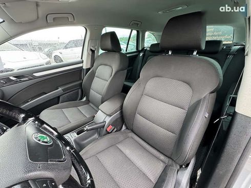 Skoda Superb 2011 - фото 17