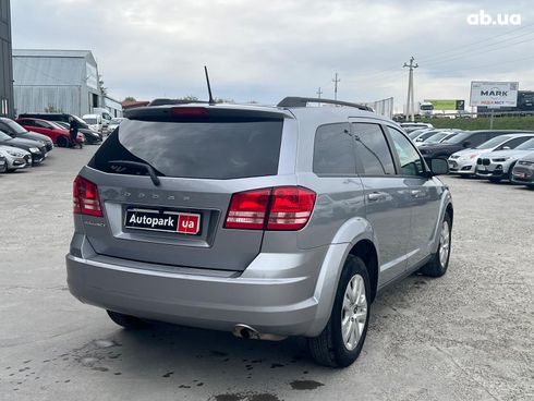 Dodge Journey 2018 серый - фото 8