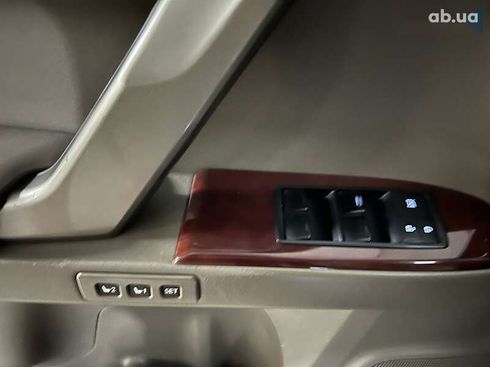 Lexus GX 2013 - фото 26