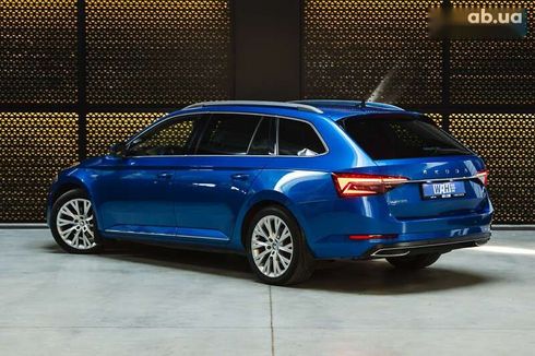 Skoda Superb 2020 - фото 14