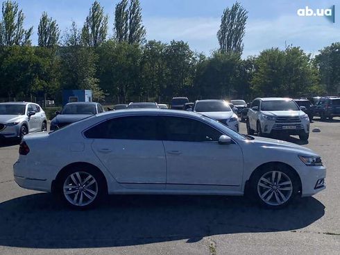 Volkswagen Passat 2016 - фото 6