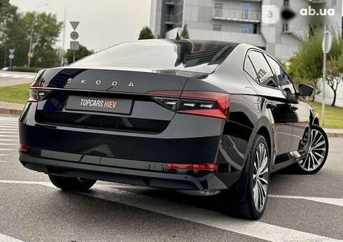 Skoda Superb 2020 - фото 12