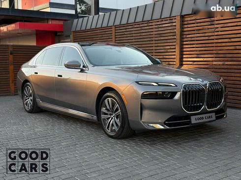 BMW i7 2023 - фото 9