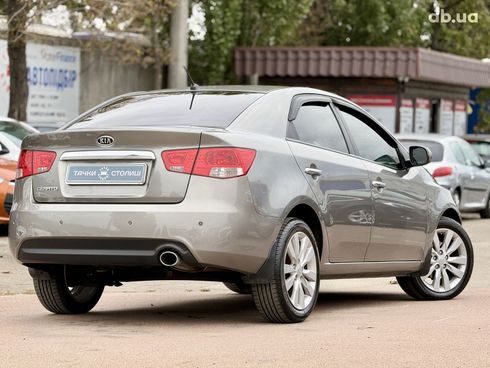 Kia Cerato 2011 серый - фото 3
