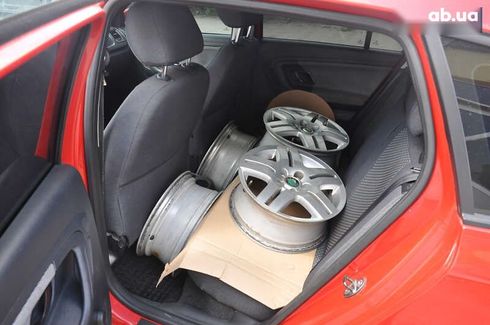 Skoda Fabia 2010 - фото 17