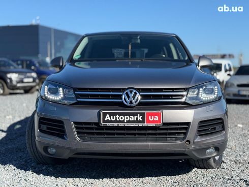 Volkswagen Touareg 2011 серый - фото 20