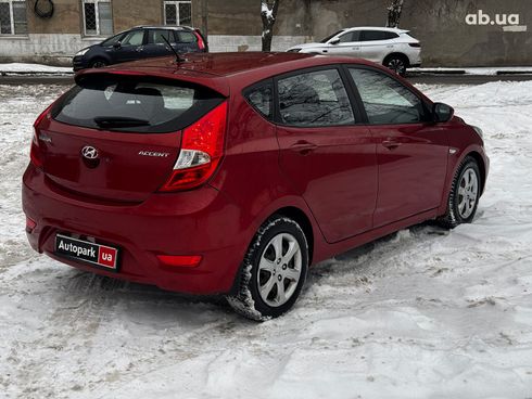 Hyundai Accent 2012 красный - фото 6