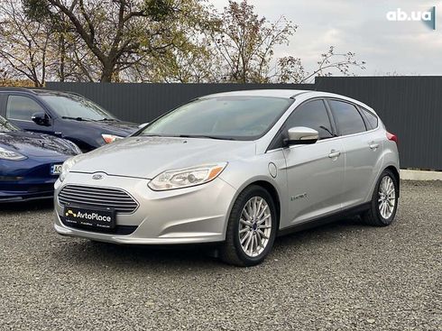 Ford Focus 2014 - фото 11