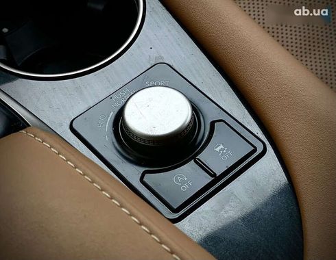 Lexus RX 2018 - фото 29