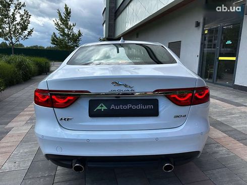 Jaguar XF 2016 - фото 6