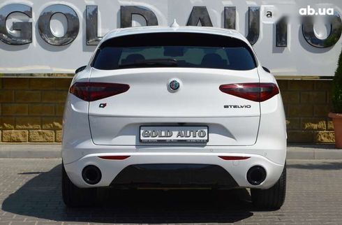 Alfa Romeo Stelvio 2021 - фото 19