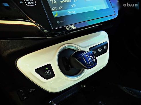 Toyota Prius 2017 - фото 12