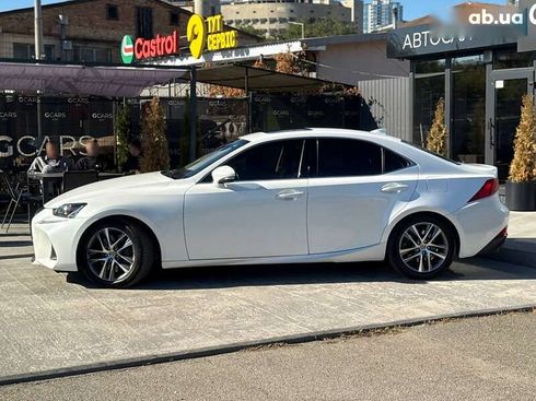 Lexus IS 2017 - фото 7