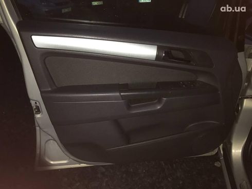 Opel Zafira 2010 серый - фото 18