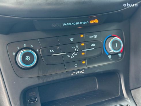 Ford Focus 2016 красный - фото 85