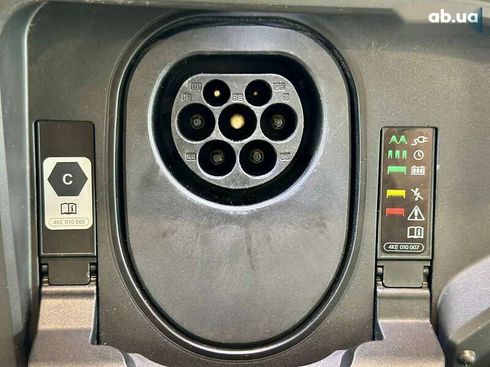 Audi e-tron S 2021 - фото 16
