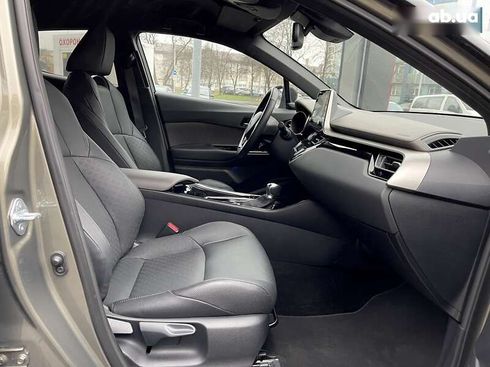 Toyota C-HR 2022 - фото 13