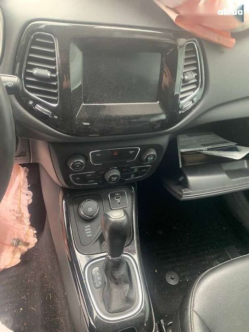 Jeep Compass 2018 - фото 10