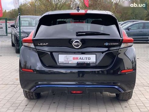 Nissan Leaf 2021 - фото 17